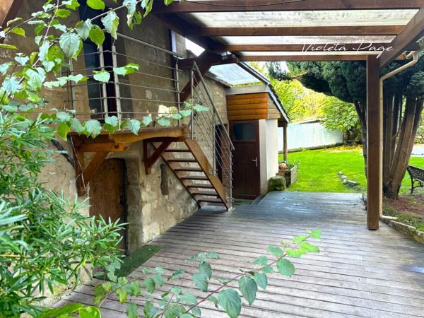 Chars (95750) Maison de charme du 19e siècle avec studio Indépendant et piscine à Chars (95)