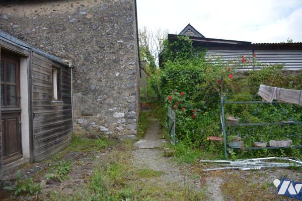 Vente sur la commune de Ballée une maison d'habitation avec jardin
