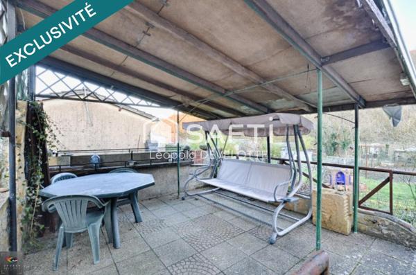 Maison avec grenier, garage, terrasse et jardin