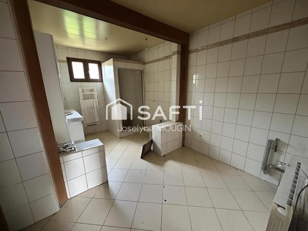 Liomer, maison 4 chambres, dépendances, garage et jardin.