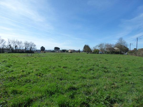 Terrain à batir 1 400 m², au calme, vue pyrénées