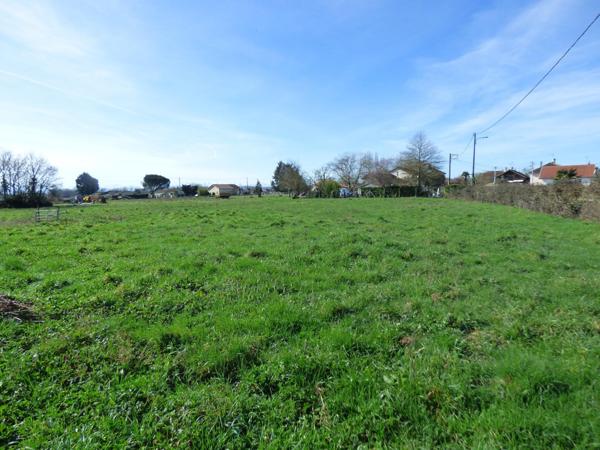 Terrain à batir 1 400 m², au calme, vue pyrénées