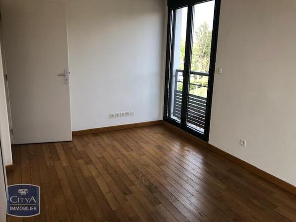 Appartement à louer 5 pièces 125.1m²