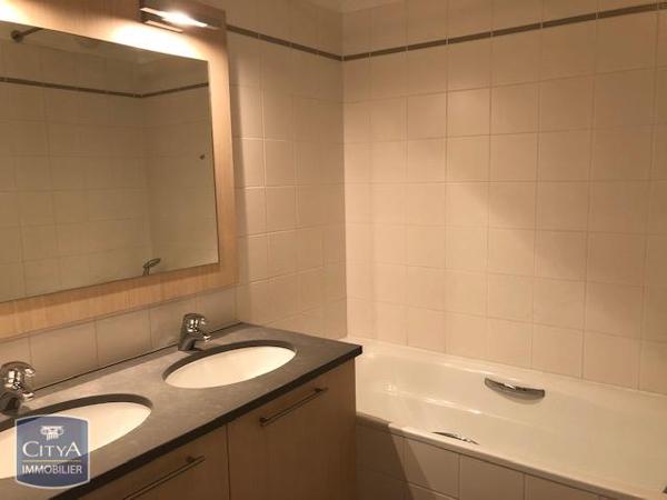 Appartement à louer 5 pièces 125.1m²