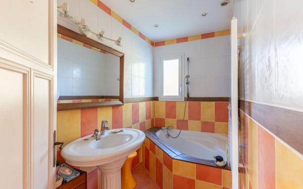 Maison à vendre    5 pièces •  Gujan-Mestras