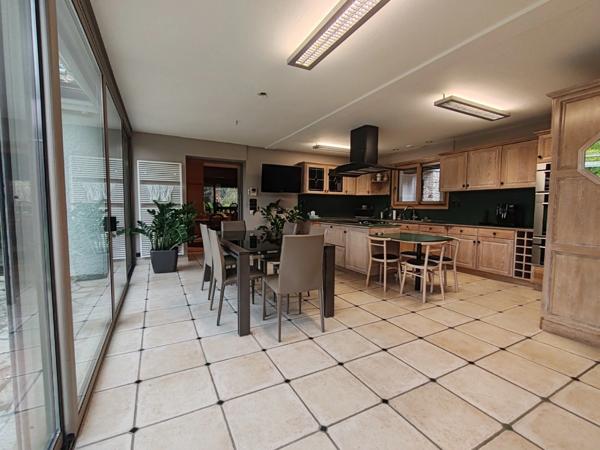 Propriete à vendre 12 pièces L'OIE (85)