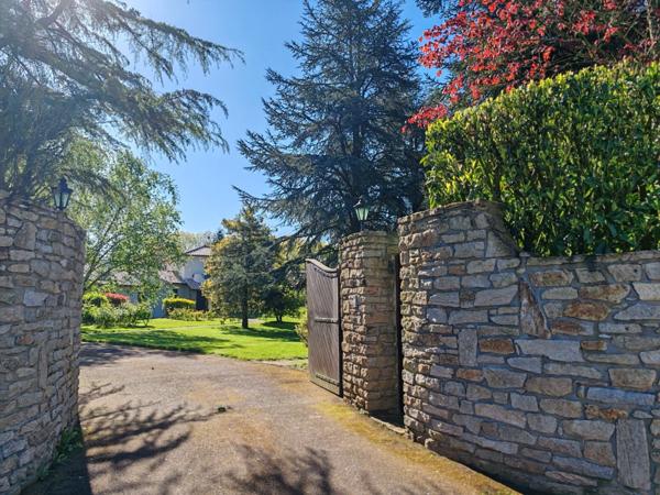 Propriete à vendre 12 pièces L'OIE (85)