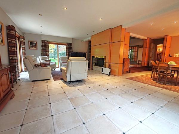 Propriete à vendre 12 pièces L'OIE (85)