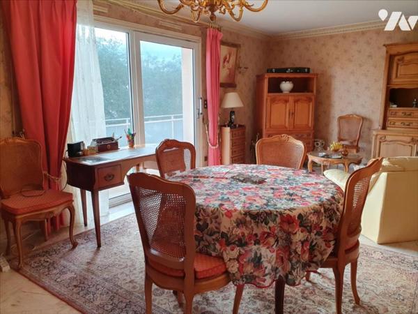 A VENDRE EPERNAY - RIVE DROITE - APPARTEMENT 100m² avec ascen,  balcon et  garage ferméfermé