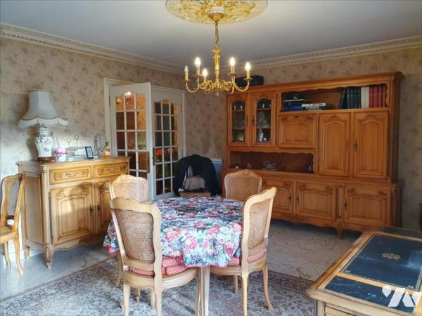 A VENDRE EPERNAY - RIVE DROITE - APPARTEMENT 100m² avec ascen,  balcon et  garage ferméfermé