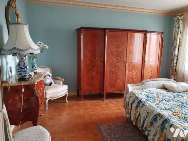 A VENDRE EPERNAY - RIVE DROITE - APPARTEMENT 100m² avec ascen,  balcon et  garage ferméfermé