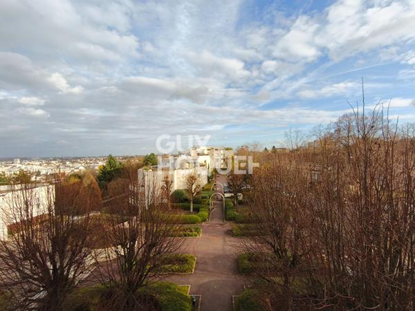 APPARTEMENT 3 PIECES AU GOLF DE ROSNY
