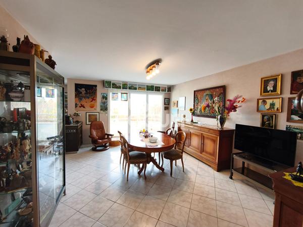 APPARTEMENT 3 PIECES AU GOLF DE ROSNY