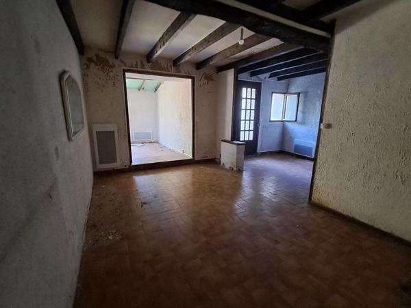 Maison de ville avec terrain, à Réhabiliter - 140 000
