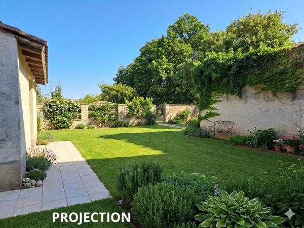 Maison de ville avec terrain, à Réhabiliter - 140 000