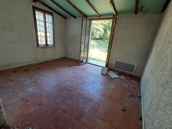 Maison de ville avec terrain, à Réhabiliter - 140 000