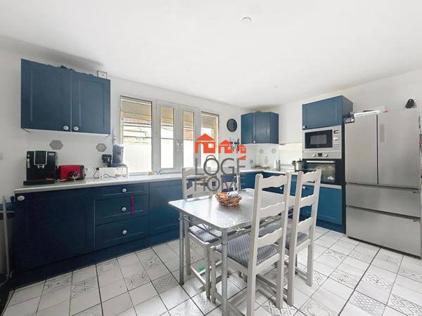 Maison semi-individuelle en semi plain-pied 3 chambres 2 bureaux garage de 60m² avec possibilite de diviser en 3 lots pour de l'investissement locatif
