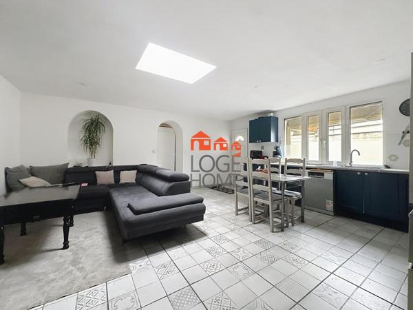 Maison semi-individuelle en semi plain-pied 3 chambres 2 bureaux garage de 60m² avec possibilite de diviser en 3 lots pour de l'investissement locatif