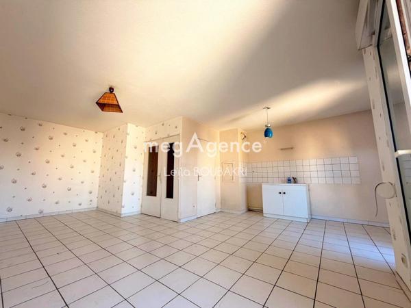 Appartement à VILLEURBANNE, 69100 - 2 pièces 53m²