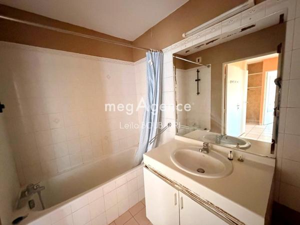Appartement à VILLEURBANNE, 69100 - 2 pièces 53m²