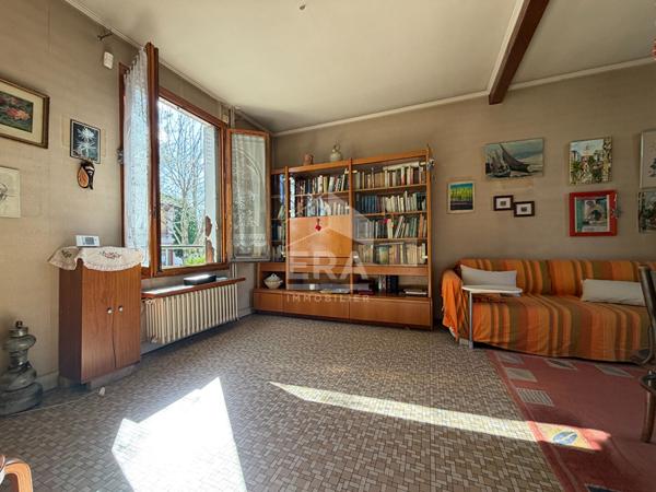 Maison familiale avec grand jardin, cour et sous-sol total