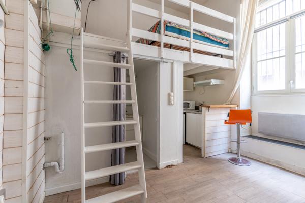 Studio indépendant de 24m2 avec mezzanine dans quartier historique de Bordeaux
