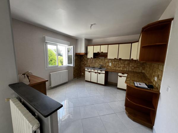 PAVILLON sur SOUS-SOL habitable de PLAIN-PIED - 3 chambres - TERRAIN 818m² clos