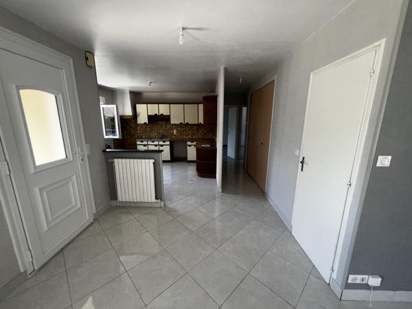 PAVILLON sur SOUS-SOL habitable de PLAIN-PIED - 3 chambres - TERRAIN 818m² clos