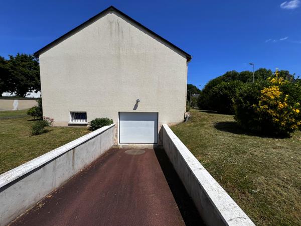 PAVILLON sur SOUS-SOL habitable de PLAIN-PIED - 3 chambres - TERRAIN 818m² clos