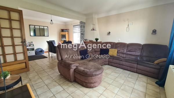 Maison à BRESSUIRE, 79300 - 7 pièces 103m²