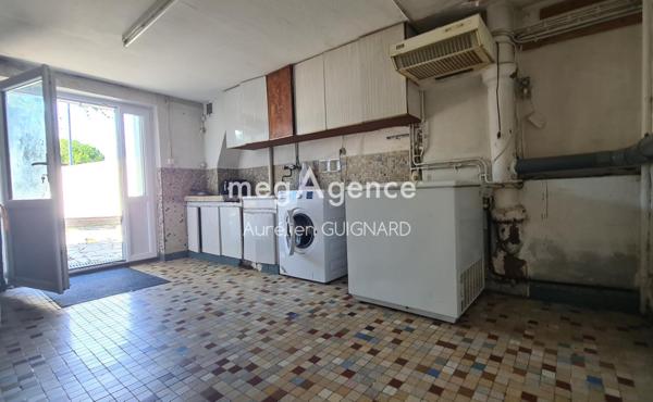 Maison à BRESSUIRE, 79300 - 7 pièces 103m²