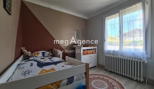 Maison à BRESSUIRE, 79300 - 7 pièces 103m²