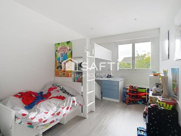 Appartement T4 de 92 m² proche commerces écoles et bus