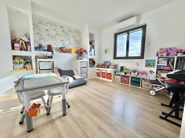 Maison rénovée avec maison d’amis, piscine et jardin. Penne-d'Agenais (47140)