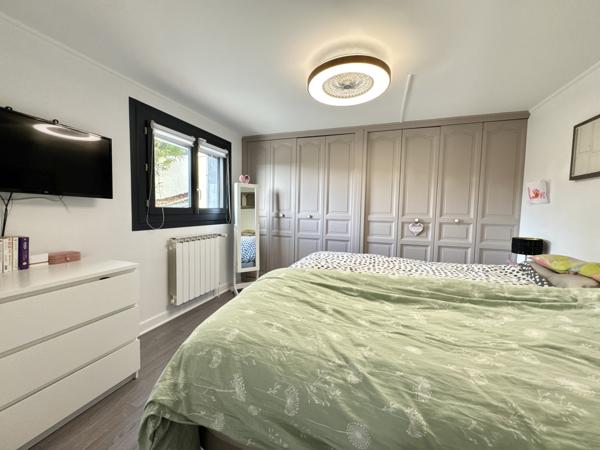 Maison rénovée avec maison d’amis, piscine et jardin. Penne-d'Agenais (47140)