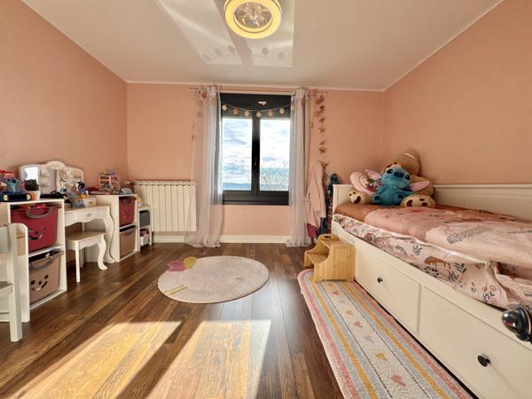 Maison rénovée avec maison d’amis, piscine et jardin. Penne-d'Agenais (47140)