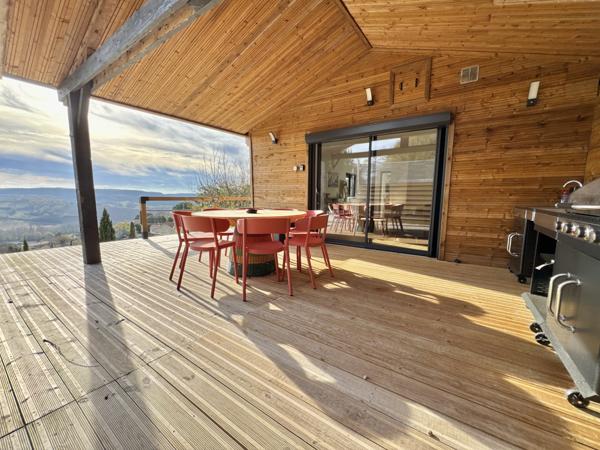 Maison rénovée avec maison d’amis, piscine et jardin. Penne-d'Agenais (47140)