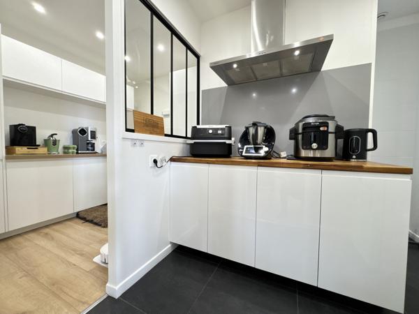 Maison rénovée avec maison d’amis, piscine et jardin. Penne-d'Agenais (47140)