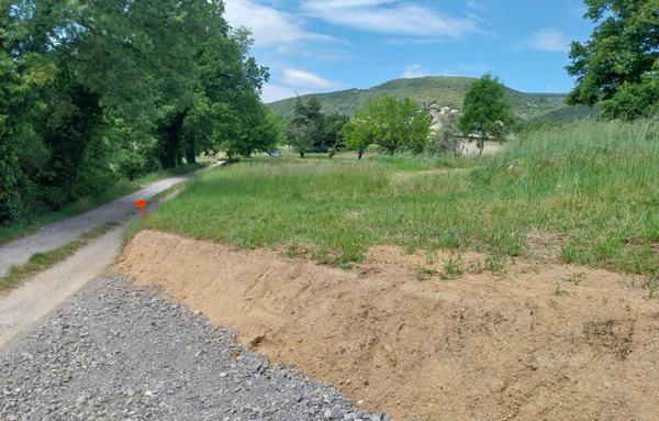 TERRAIN A BATIR 1110 M2 VIABILISE (SAINT-GEORGES-LES-BAINS 07800)