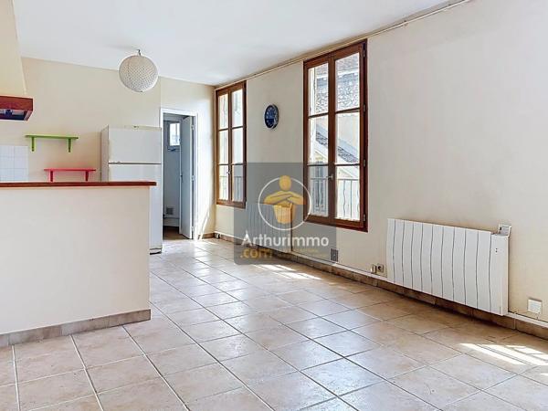 Vente                                                      Appartement
                        
                     3 pièces                      61 m2                     à Melun