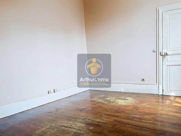 Vente                                                      Appartement
                        
                     3 pièces                      61 m2                     à Melun
