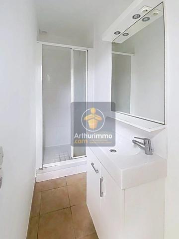 Vente                                                      Appartement
                        
                     3 pièces                      61 m2                     à Melun
