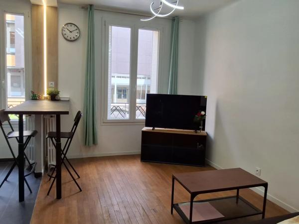 Location                                                      Appartement
                        
                     2 pièces                      38 m2                     à Clichy