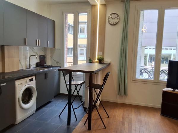 Location                                                      Appartement
                        
                     2 pièces                      38 m2                     à Clichy