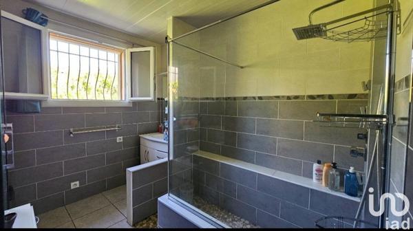 Maison 4 pièces de 98 m² à Mallemort (13370)