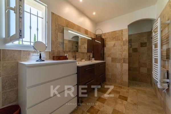 Maison de plein-pied de 200m2 avec piscine - Luberon