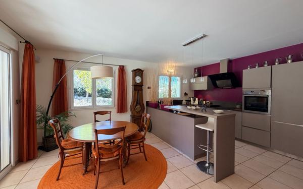 Maison à vendre    6 pièces •  Saint-Gély-du-Fesc