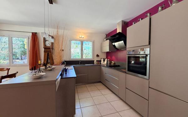 Maison à vendre    6 pièces •  Saint-Gély-du-Fesc