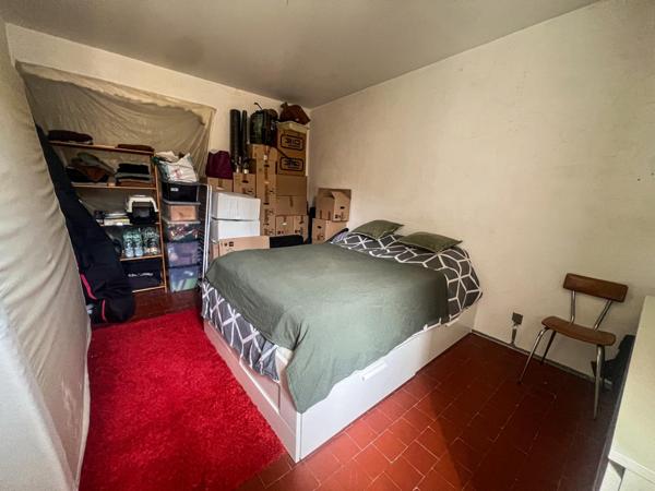 L'Isle-sur-la-Sorgue (84800) A VENDRE MAISON A ETAGE PLEIN CENTRE VILLE DE L ISLE SUR LA SORGUE