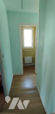 Maison à découvrir à CRECY SUR SERRE, avec garage, atelier et jardin. Avec une surface habitabl...